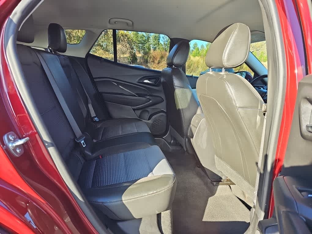 2025 Chevrolet Trax FWD LT