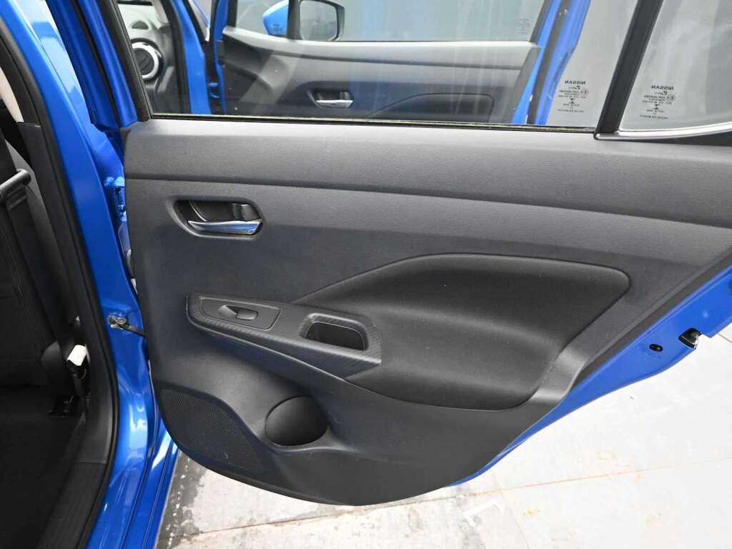 2021 Nissan Versa SV Xtronic CVT