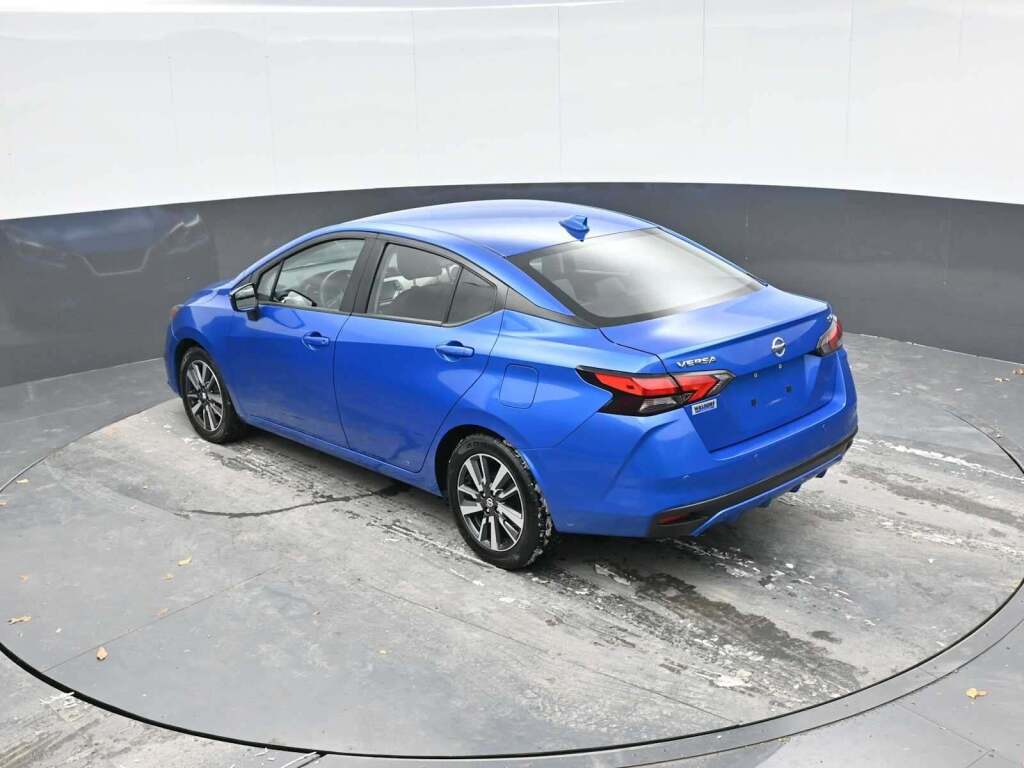 2021 Nissan Versa SV Xtronic CVT