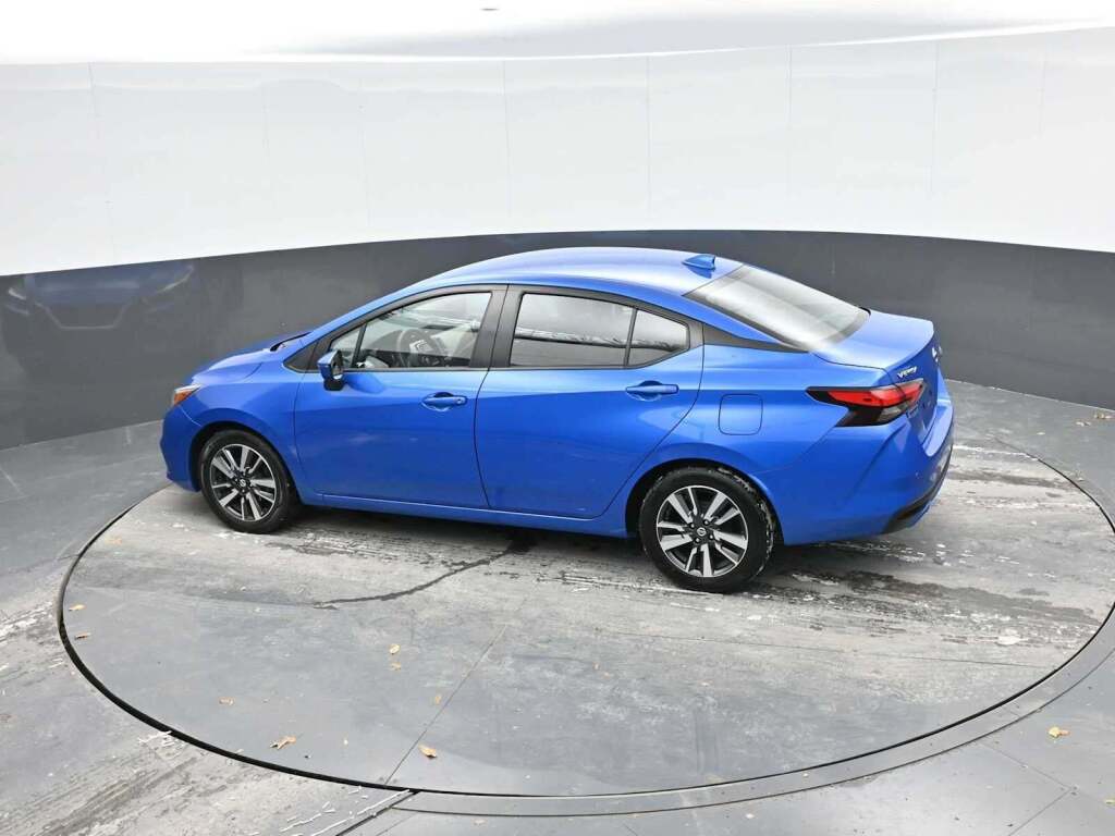 2021 Nissan Versa SV Xtronic CVT