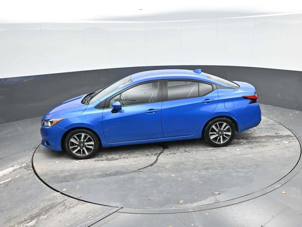 2021 Nissan Versa SV Xtronic CVT