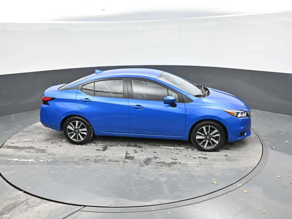 2021 Nissan Versa SV Xtronic CVT