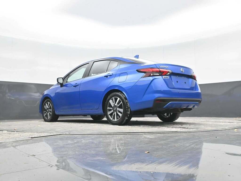 2021 Nissan Versa SV Xtronic CVT