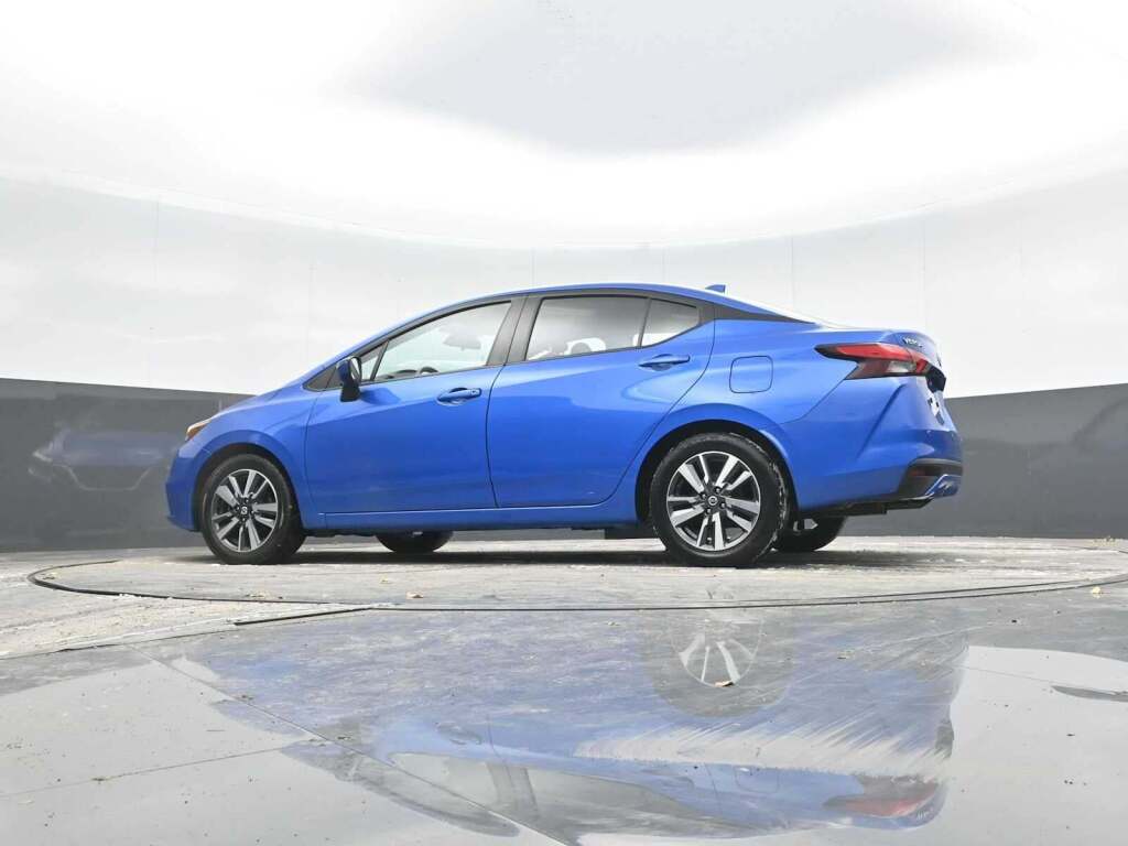 2021 Nissan Versa SV Xtronic CVT