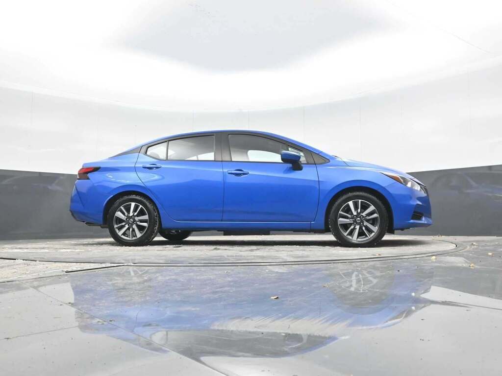 2021 Nissan Versa SV Xtronic CVT