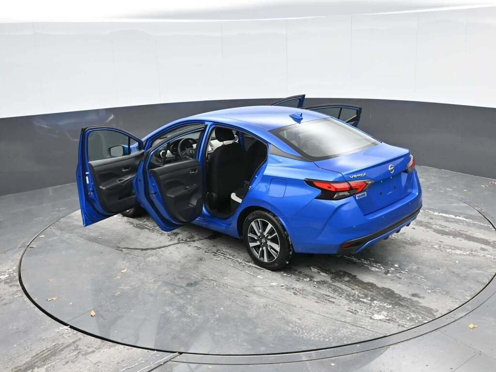 2021 Nissan Versa SV Xtronic CVT
