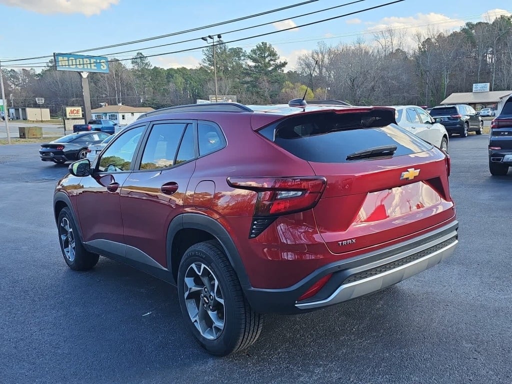 2025 Chevrolet Trax FWD LT