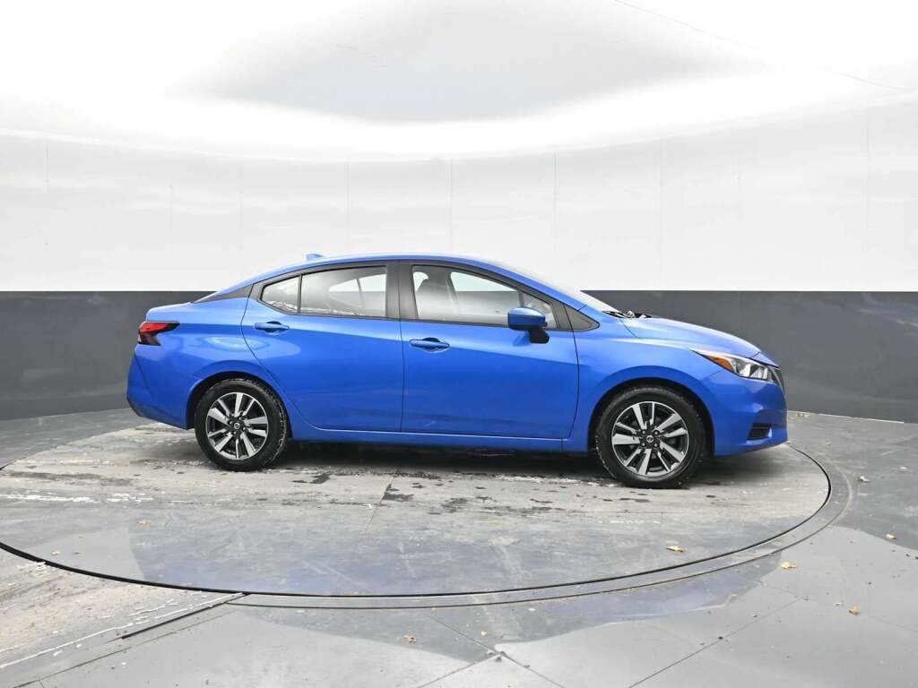 2021 Nissan Versa SV Xtronic CVT