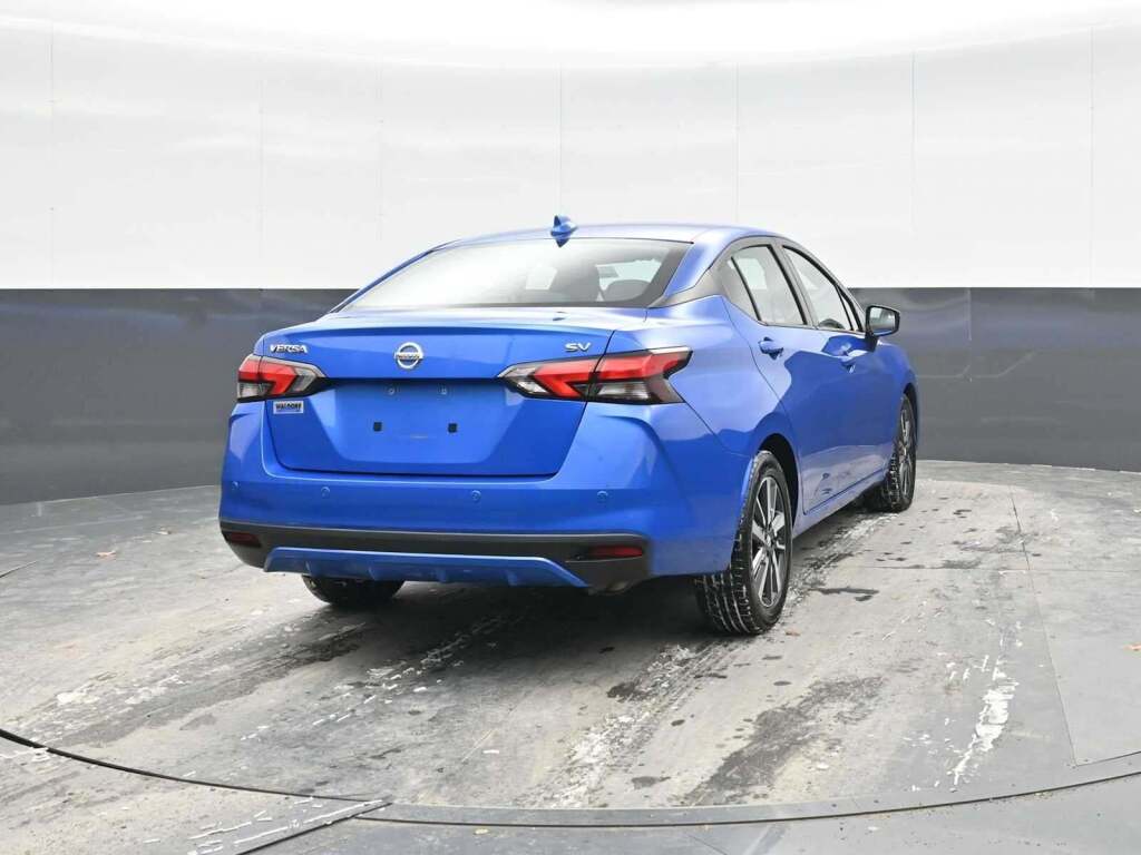 2021 Nissan Versa SV Xtronic CVT