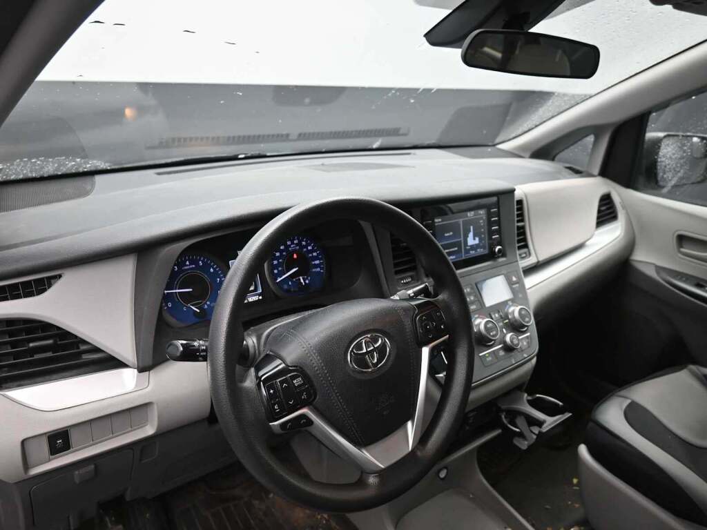 2020 Toyota Sienna L