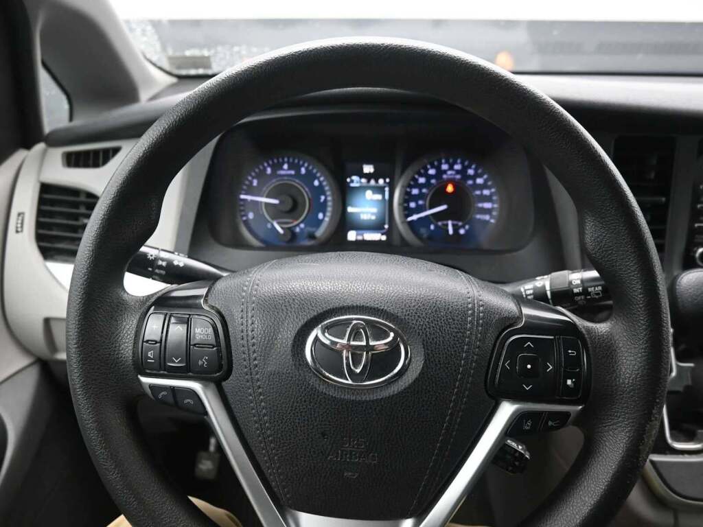 2020 Toyota Sienna L