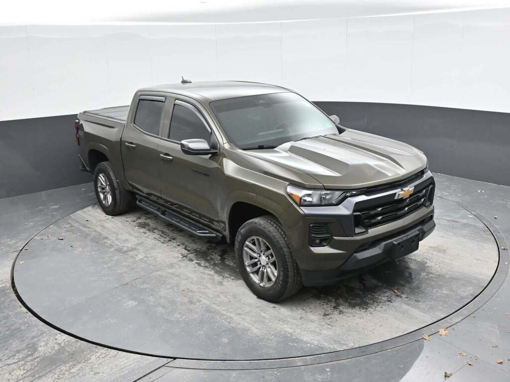 2023 Chevrolet Colorado 4WD Crew Cab Short Box LT