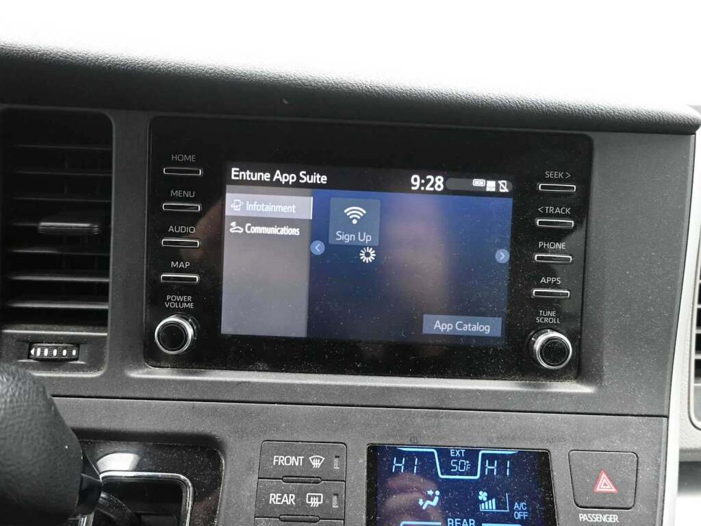 2020 Toyota Sienna L