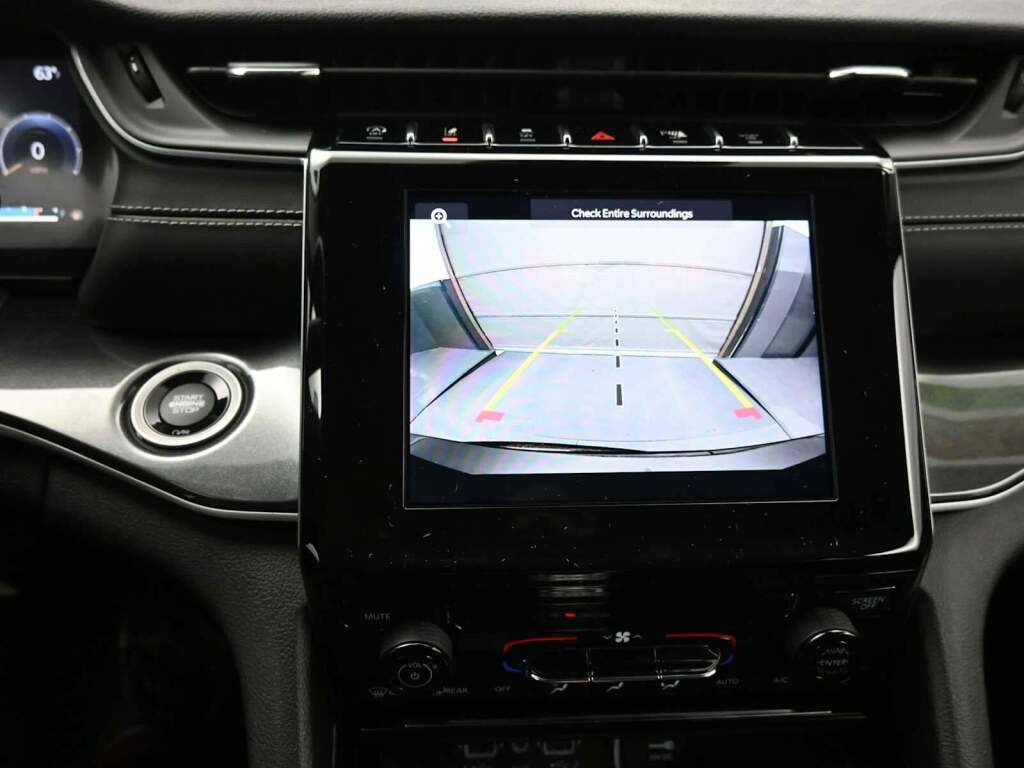 2023 Jeep Grand Cherokee L Laredo 4x4