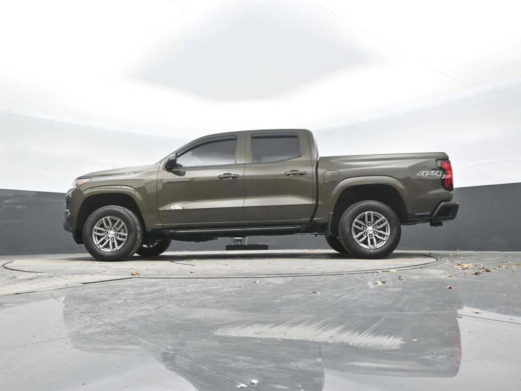 2023 Chevrolet Colorado 4WD Crew Cab Short Box LT