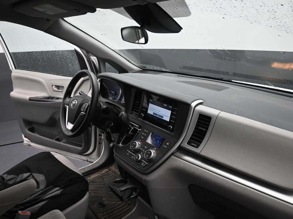 2020 Toyota Sienna L