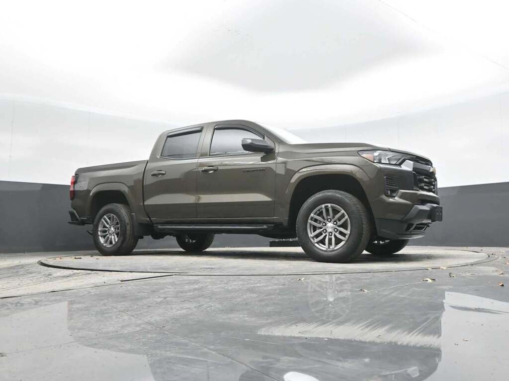 2023 Chevrolet Colorado 4WD Crew Cab Short Box LT