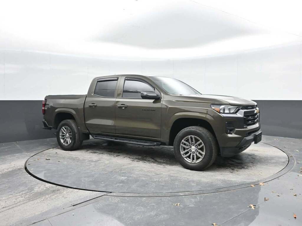 2023 Chevrolet Colorado 4WD Crew Cab Short Box LT