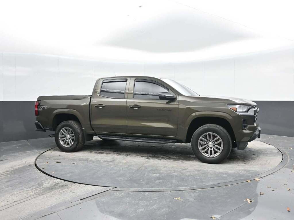 2023 Chevrolet Colorado 4WD Crew Cab Short Box LT
