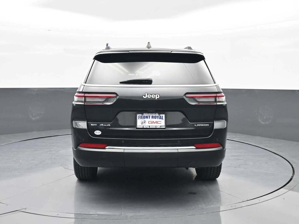 2023 Jeep Grand Cherokee L Laredo 4x4