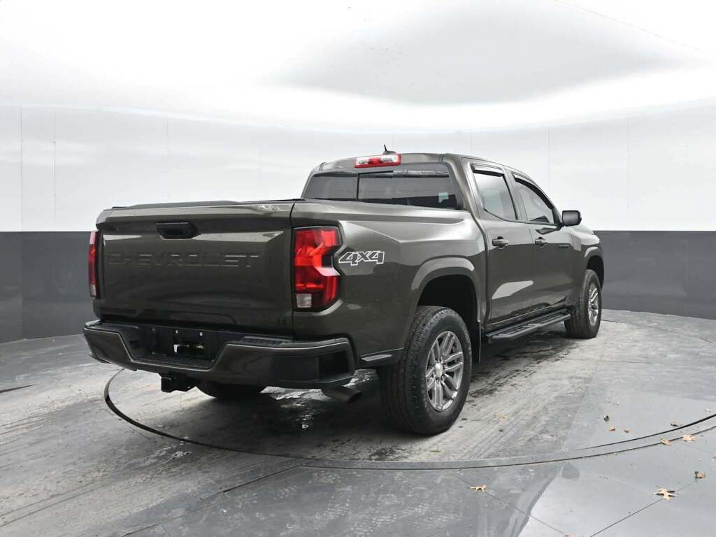 2023 Chevrolet Colorado 4WD Crew Cab Short Box LT