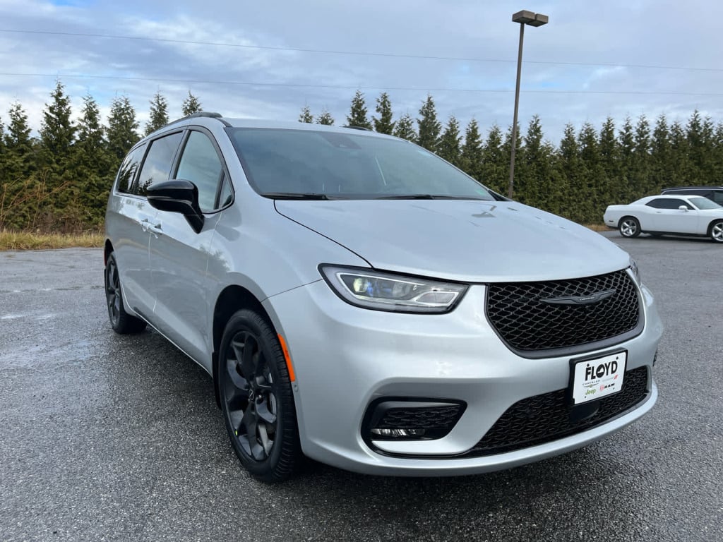 2026 Chrysler Pacifica Select AWD
