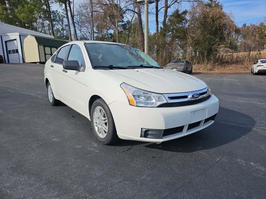 2011 Ford Focus SE's photo