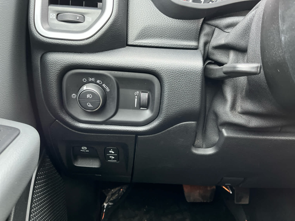 2021 Ram 1500 Big Horn Crew Cab 4x4 6'4" Box