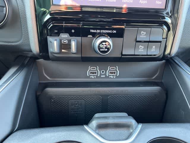 2025 Ram 1500 Big Horn Crew Cab 4x4 5'7" Box