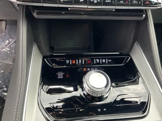 2024 Jeep Wagoneer Series II Carbide 4x4