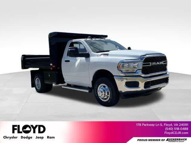 2024 Ram 3500 Chassis Tradesman/SLT