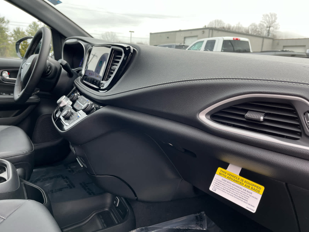 2026 Chrysler Pacifica Select AWD