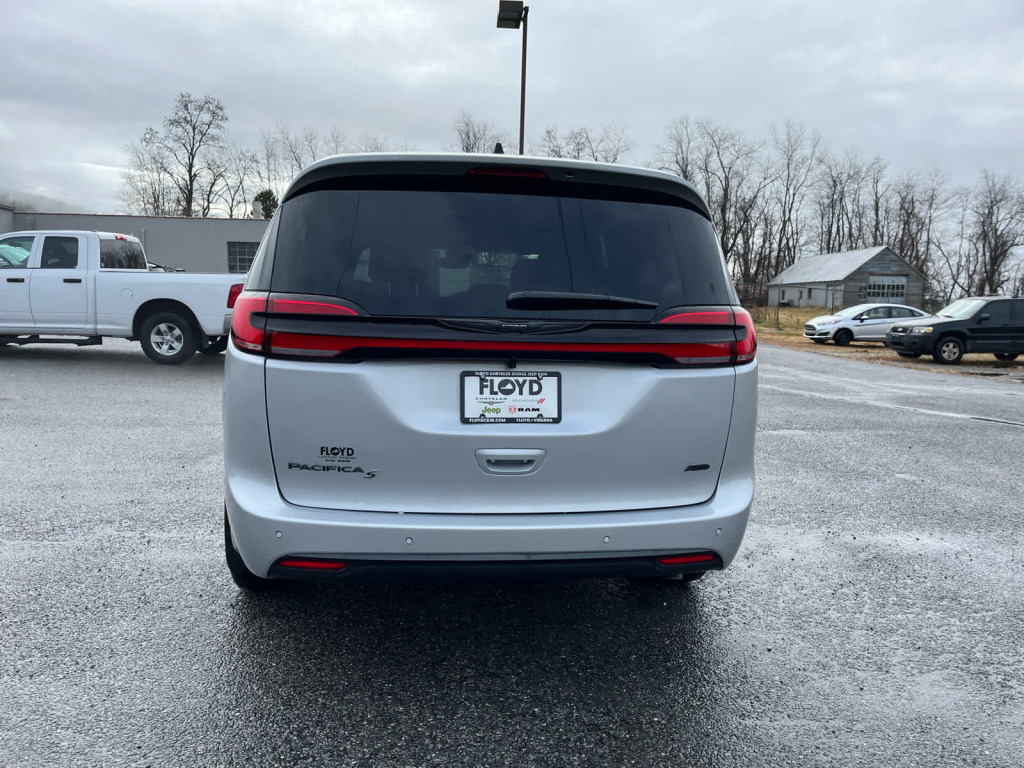 2026 Chrysler Pacifica Select AWD