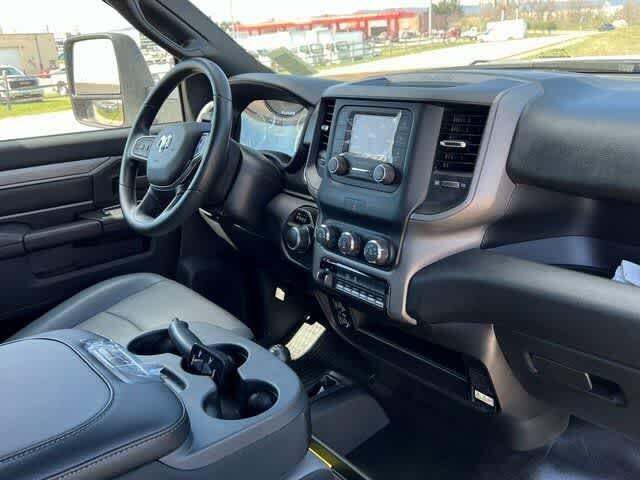 2024 Ram 3500 Chassis Tradesman/SLT