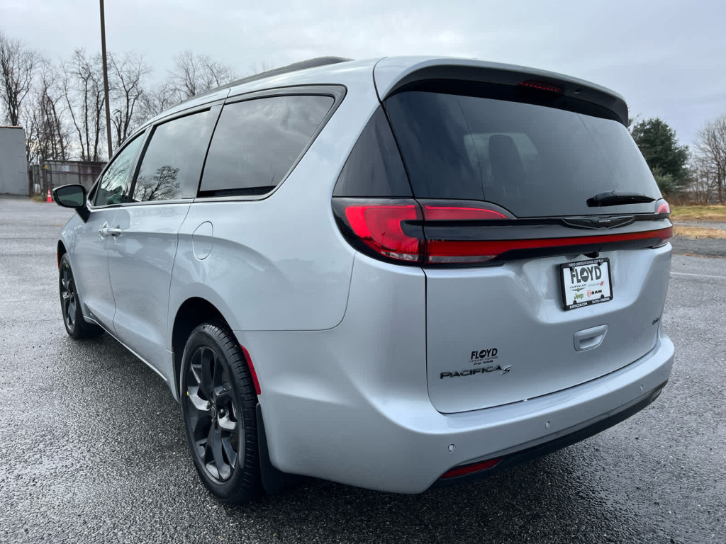 2026 Chrysler Pacifica Select AWD