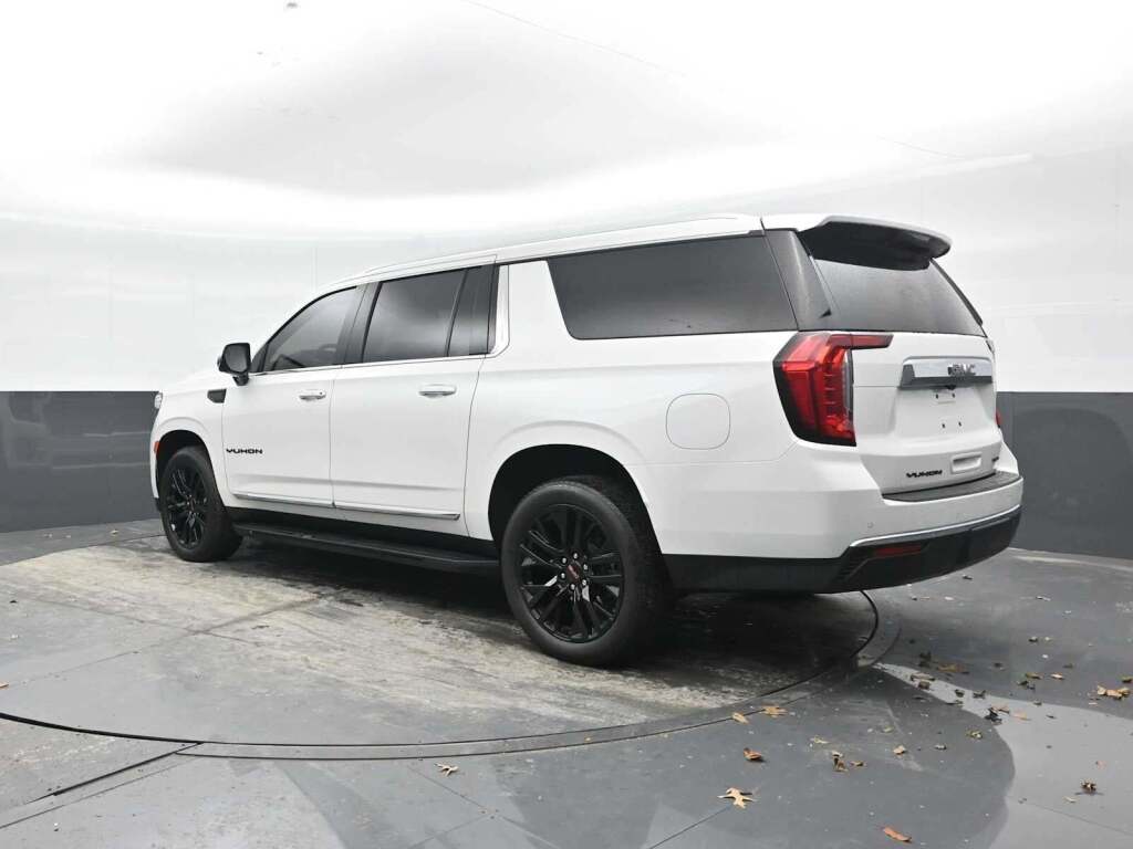 2023 GMC Yukon XL 4WD SLT