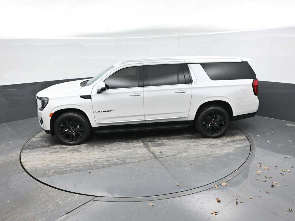 2023 GMC Yukon XL 4WD SLT