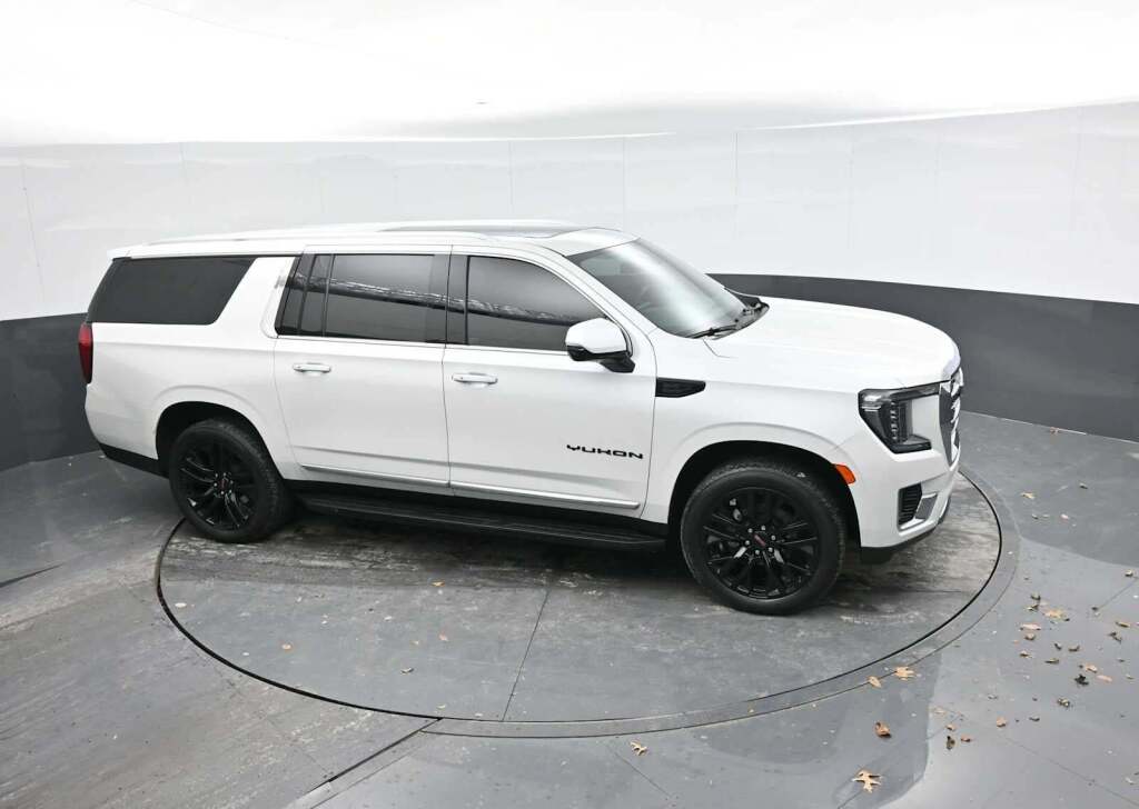 2023 GMC Yukon XL 4WD SLT