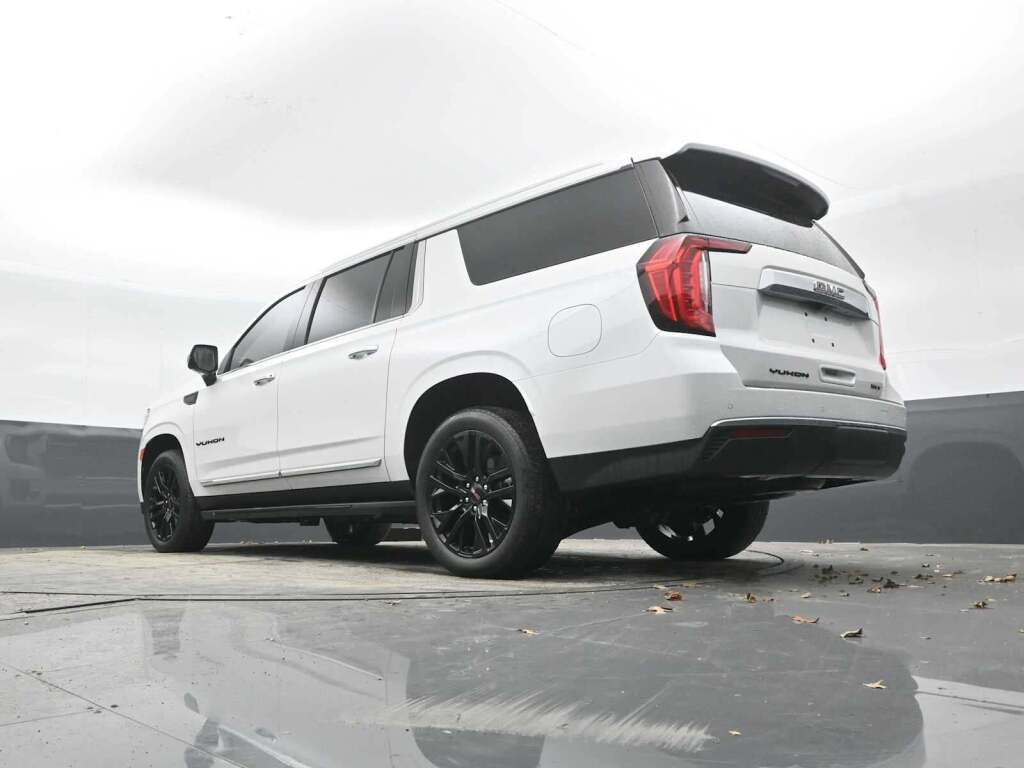 2023 GMC Yukon XL 4WD SLT