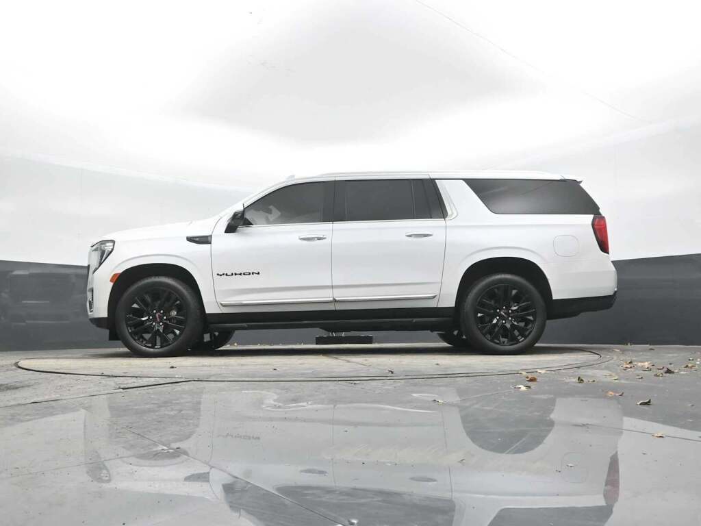 2023 GMC Yukon XL 4WD SLT