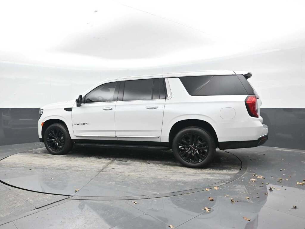 2023 GMC Yukon XL 4WD SLT