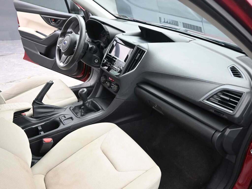 2017 Subaru Impreza 2.0i