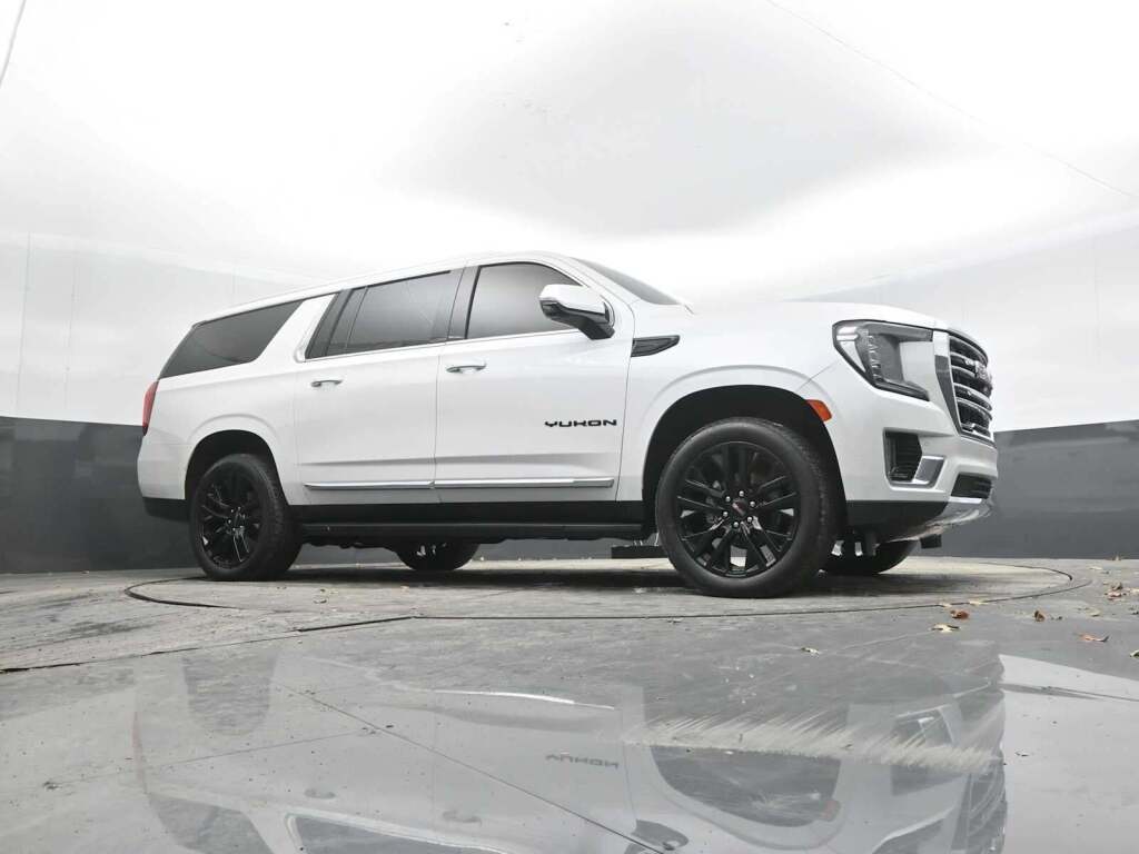 2023 GMC Yukon XL 4WD SLT