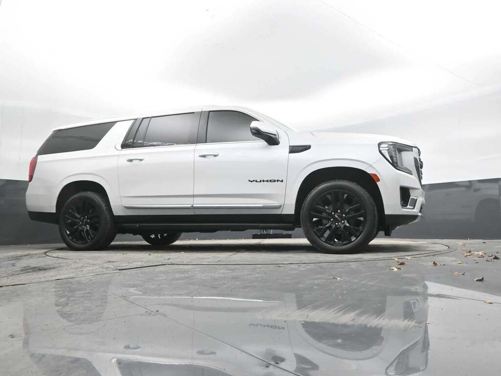 2023 GMC Yukon XL 4WD SLT