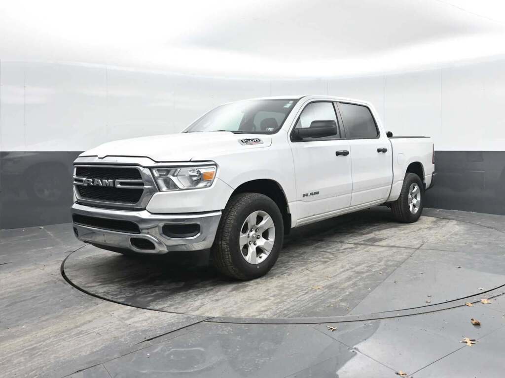 2023 Ram 1500 Big Horn Crew Cab 4x4 5'7" Box