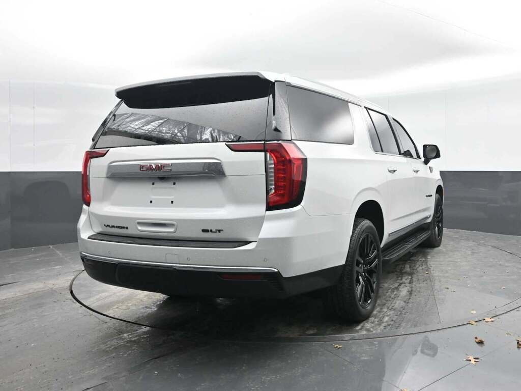 2023 GMC Yukon XL 4WD SLT