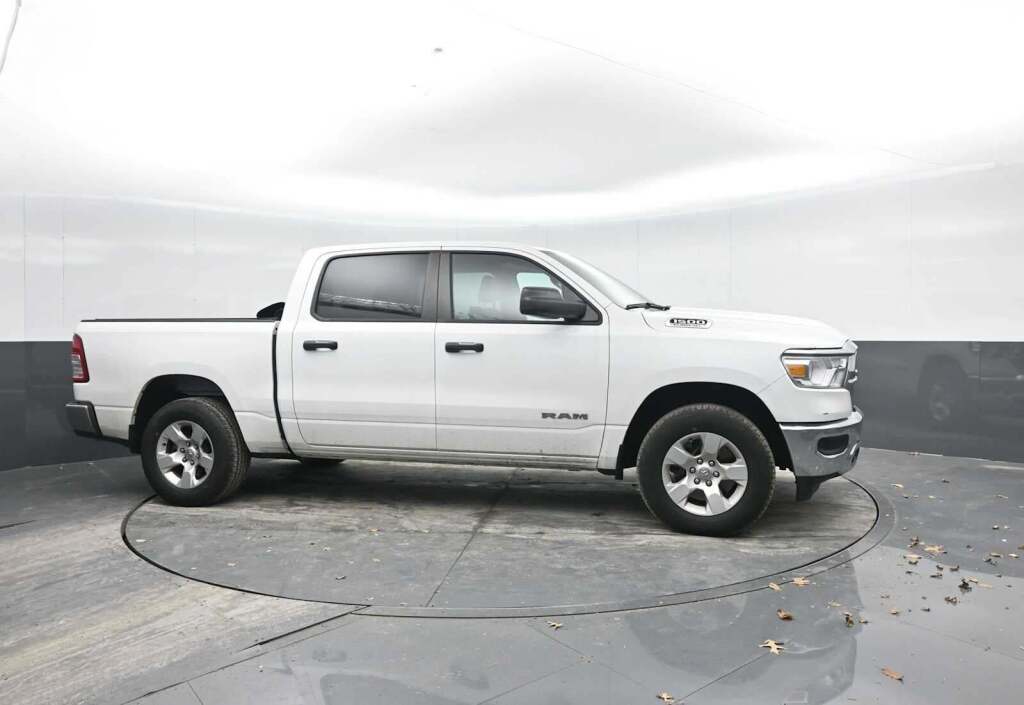 2023 Ram 1500 Big Horn Crew Cab 4x4 5'7" Box