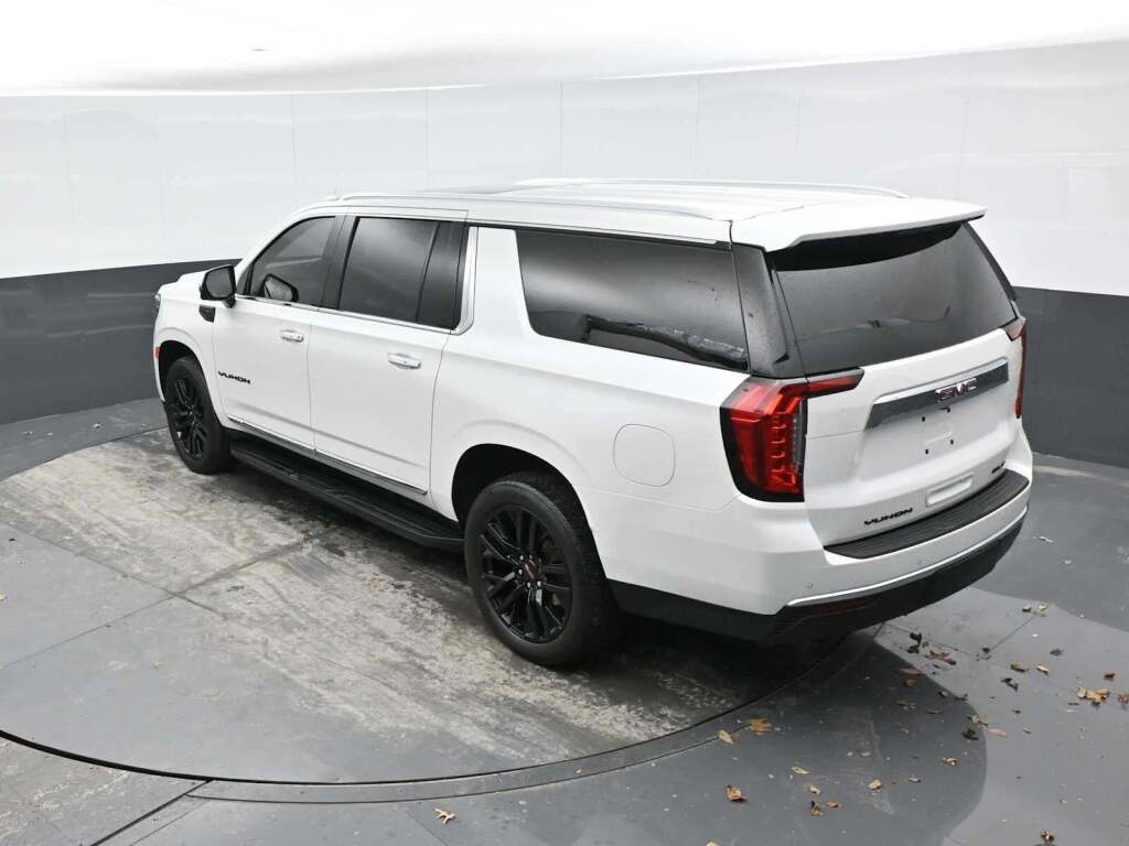 2023 GMC Yukon XL 4WD SLT