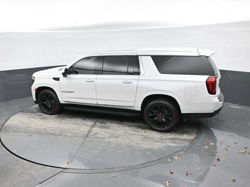 2023 GMC Yukon XL 4WD SLT