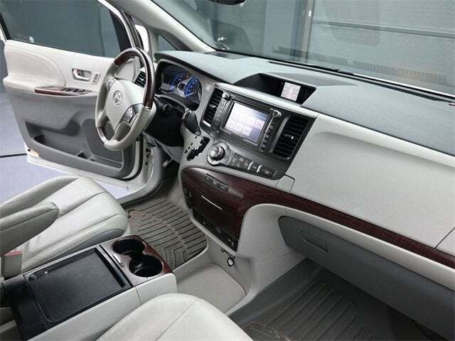 2011 Toyota Sienna XLE